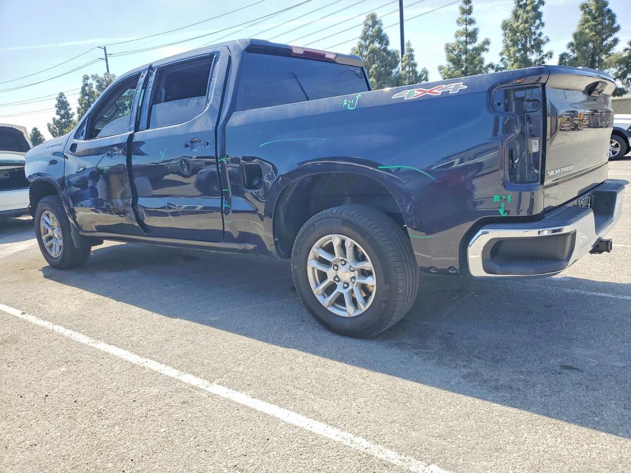 2024 CHEVROLET Silverado
