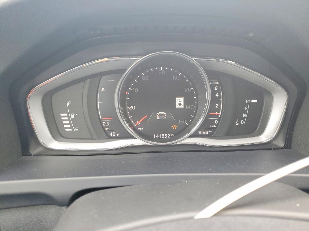 2018 VOLVO V60