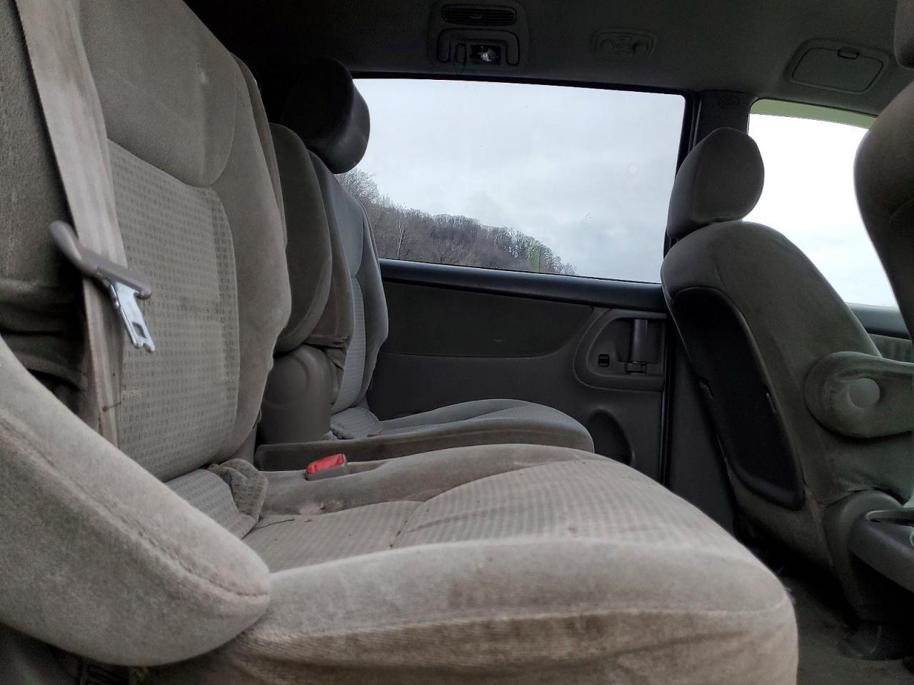 2006 TOYOTA SIENNA