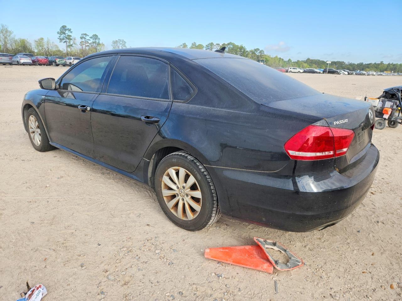2014 VOLKSWAGEN Passat