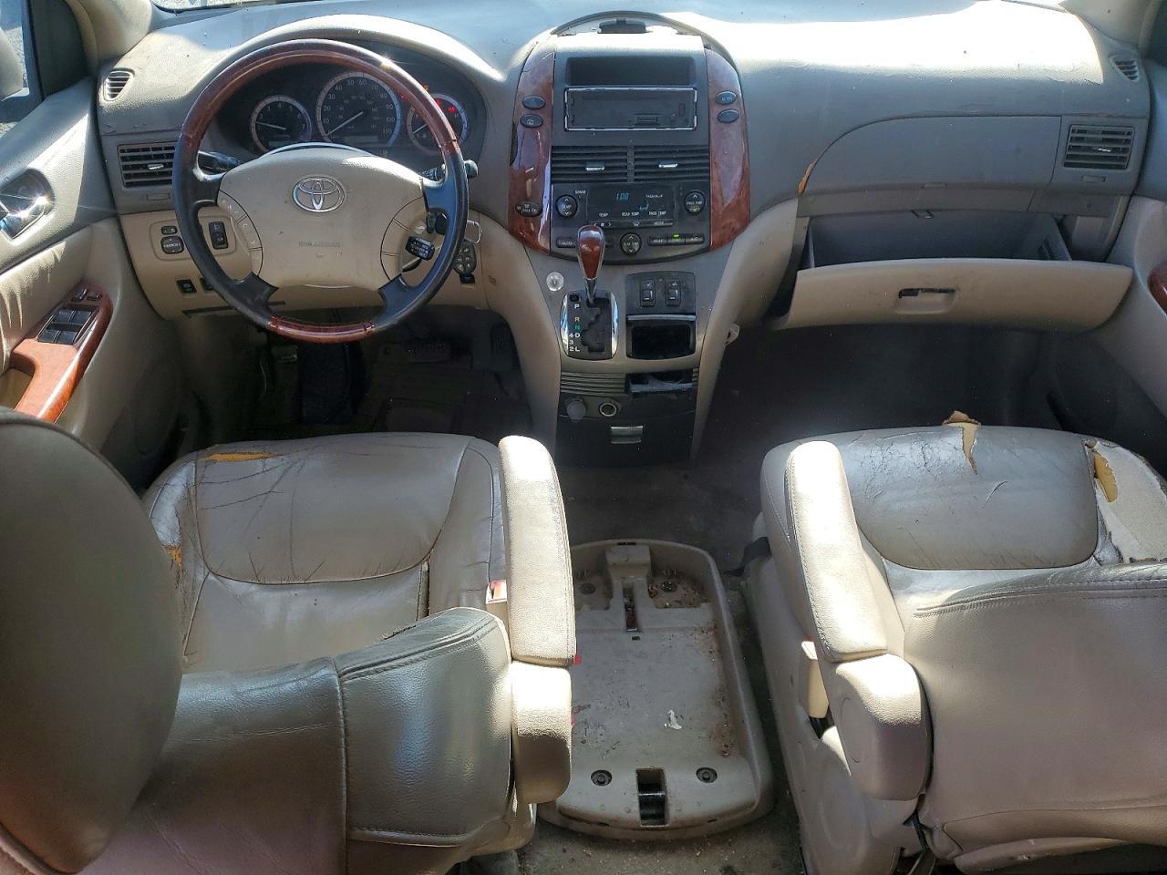 2004 TOYOTA SIENNA