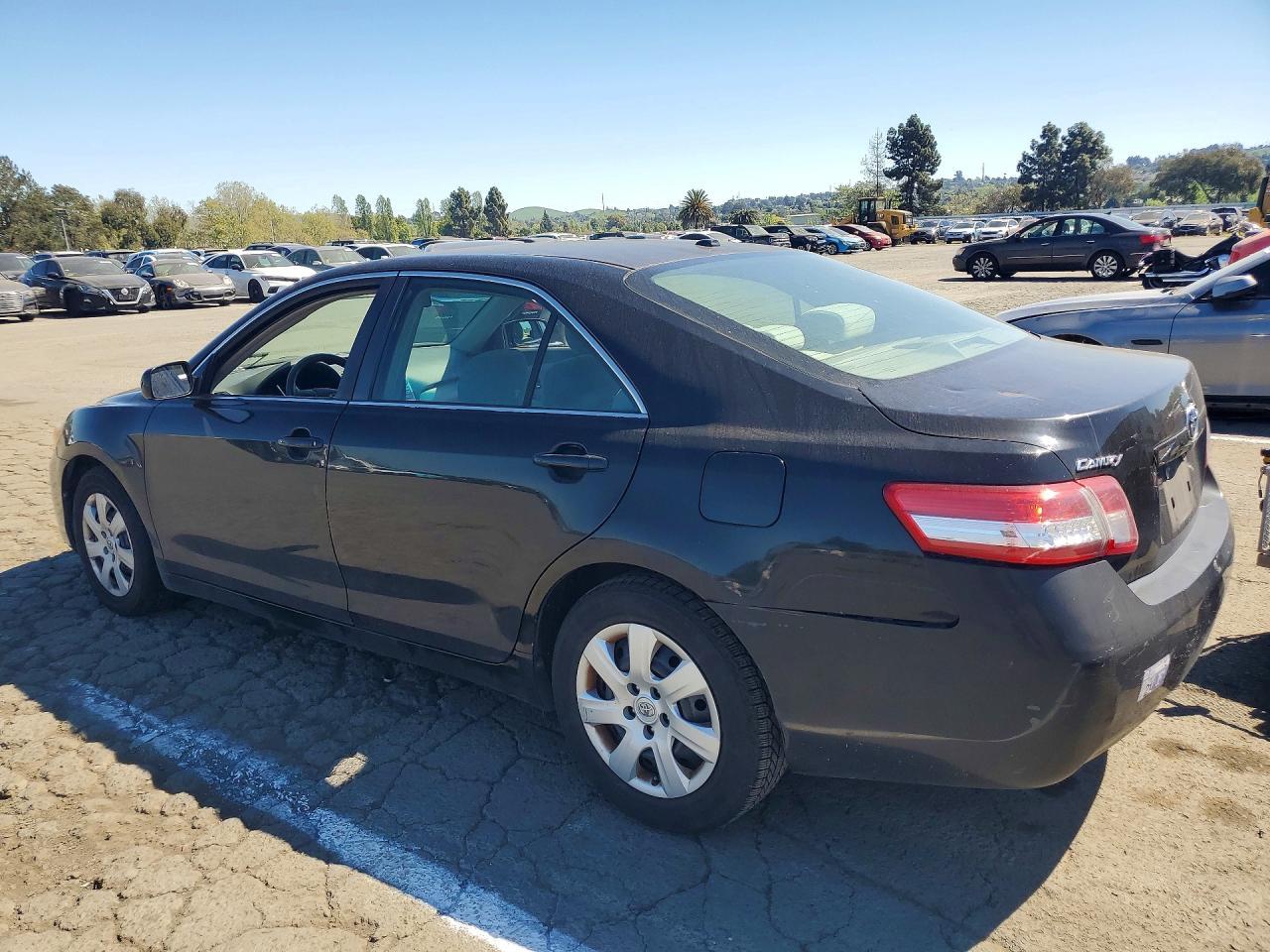 2011 TOYOTA CAMRY