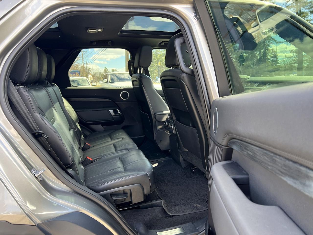 2017 LAND ROVER Discovery