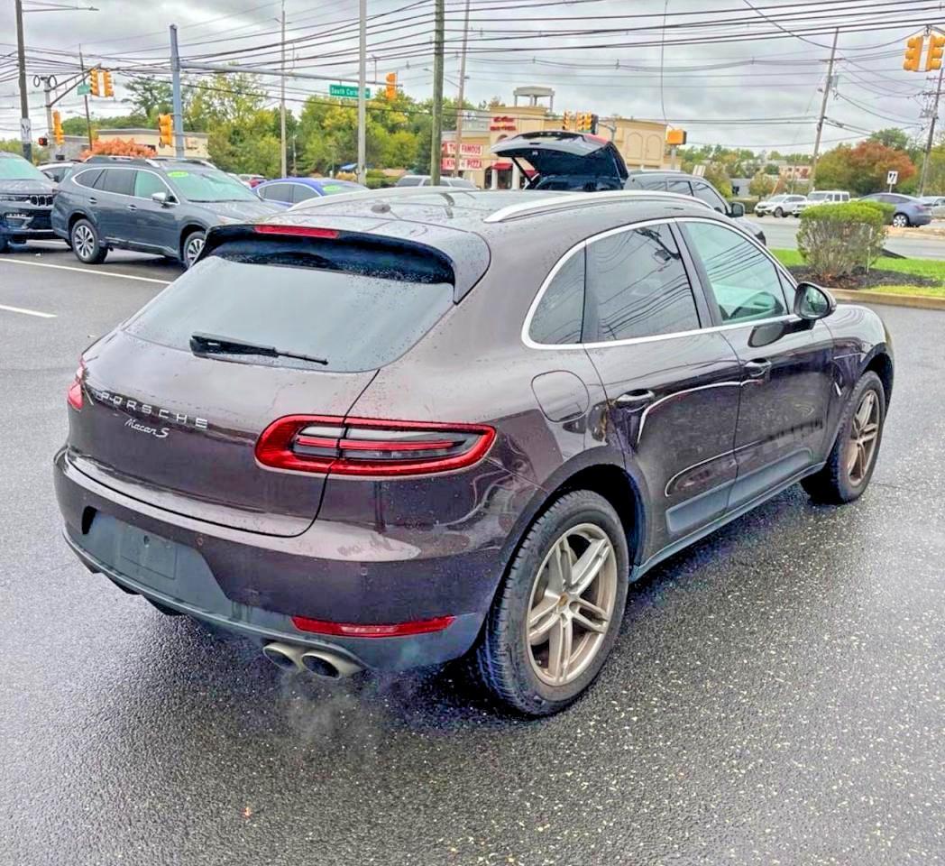 2015 PORSCHE Macan