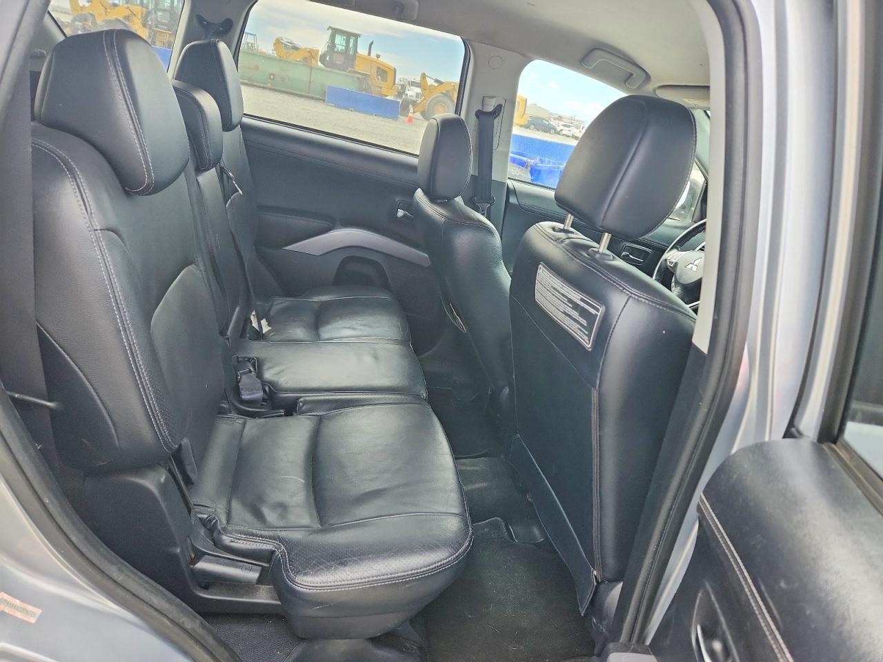 2010 MITSUBISHI outlander