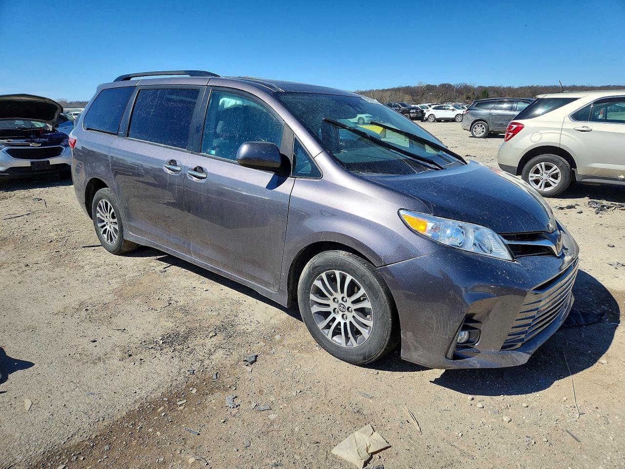 2019 TOYOTA SIENNA