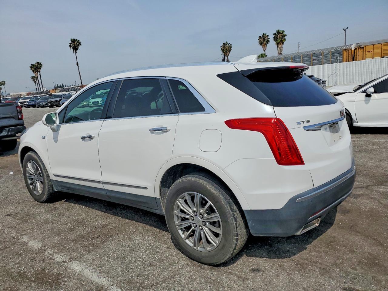 2017 CADILLAC XT5
