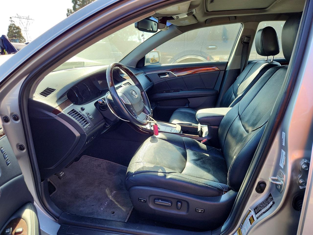 2010 TOYOTA Avalon