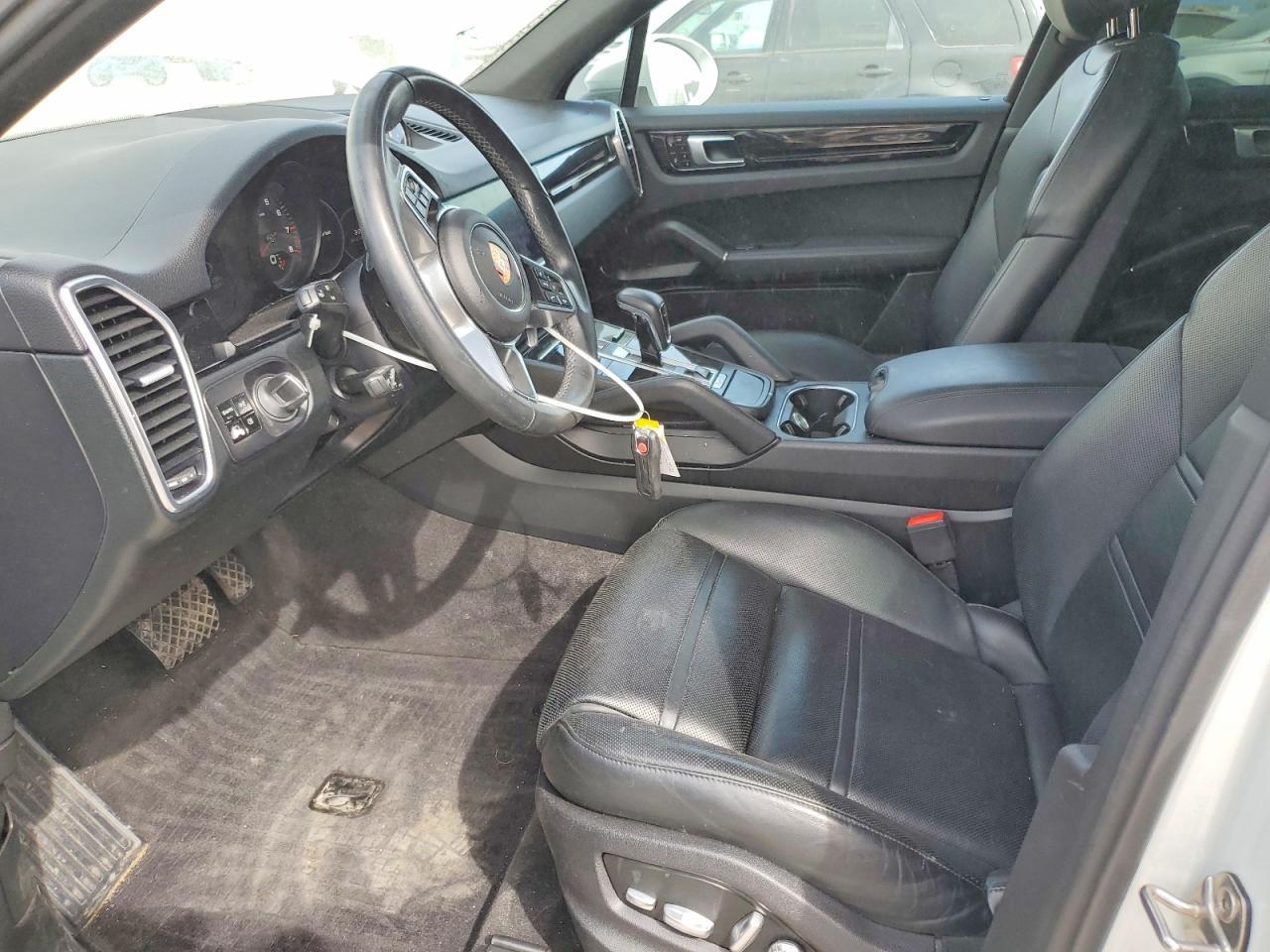 2019 PORSCHE CAYENNE