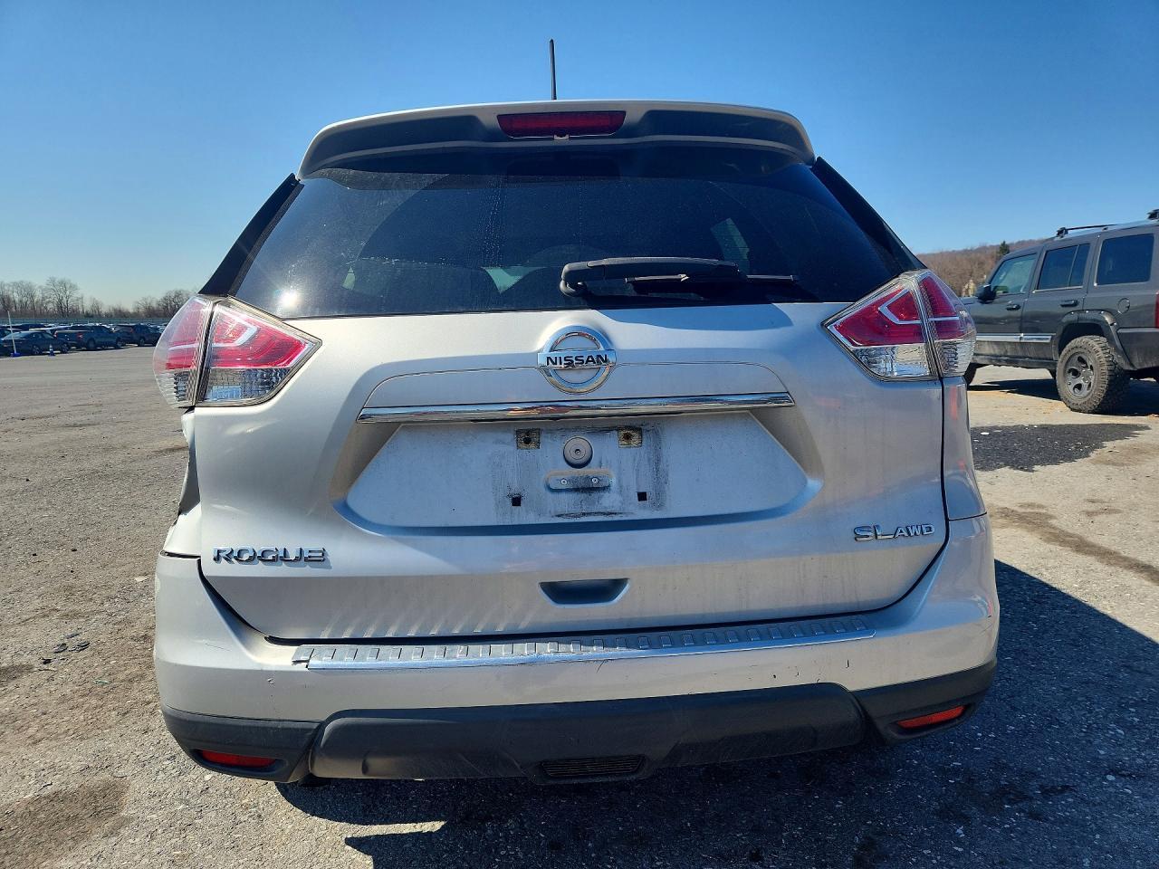 2016 NISSAN ROGUE