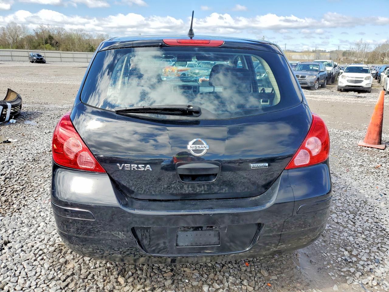 2012 NISSAN VERSA