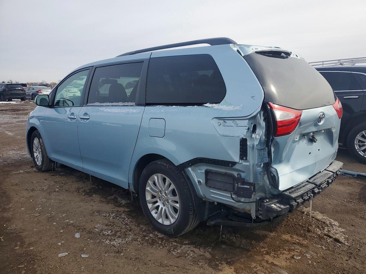 2017 TOYOTA SIENNA