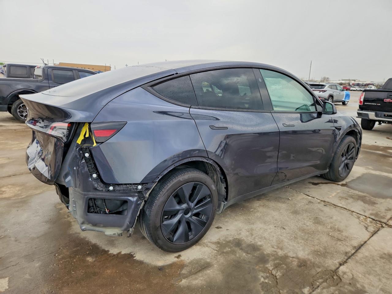 2024 TESLA MODEL Y