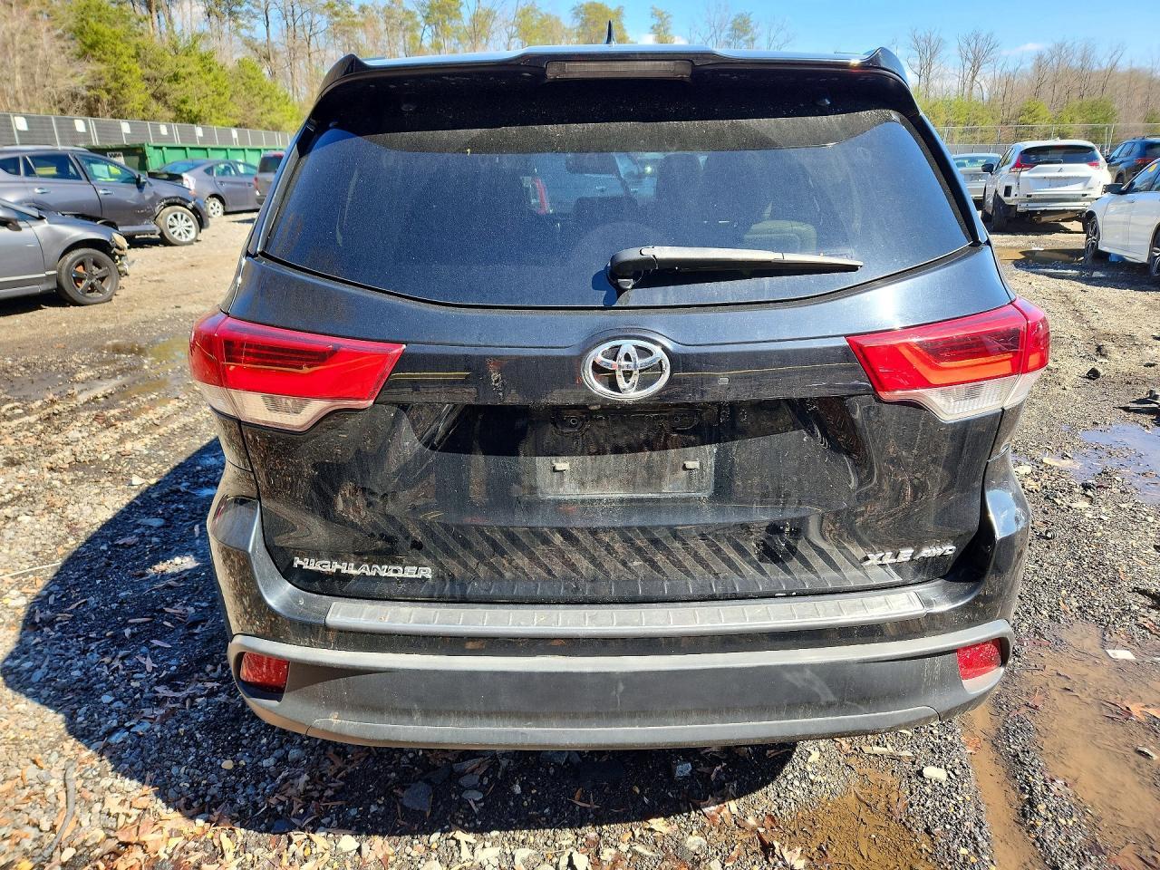 2017 TOYOTA HIGHLANDER