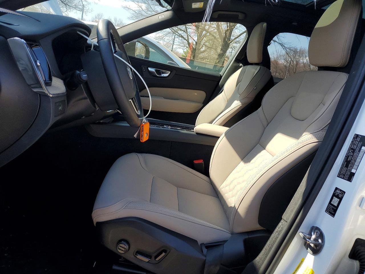 2026 VOLVO XC60