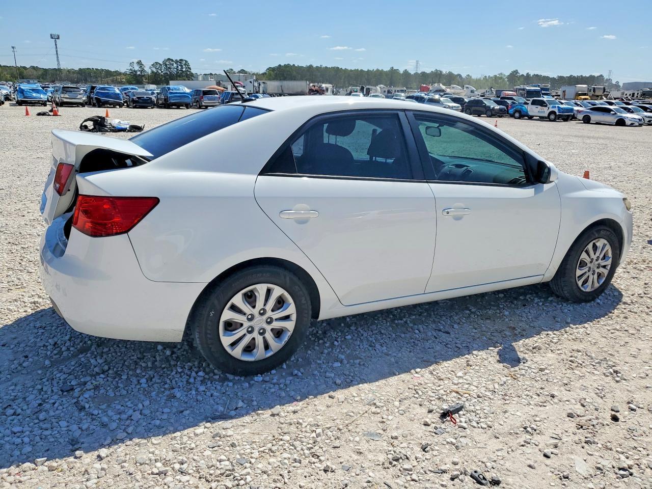2013 KIA FORTE