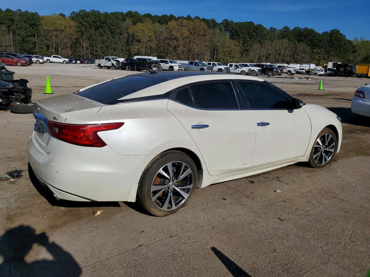 2016 NISSAN Maxima