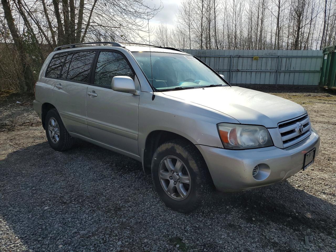 2004 TOYOTA HIGHLANDER