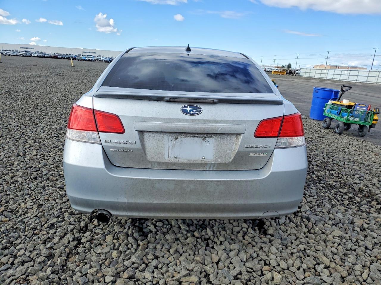 2012 SUBARU Legacy