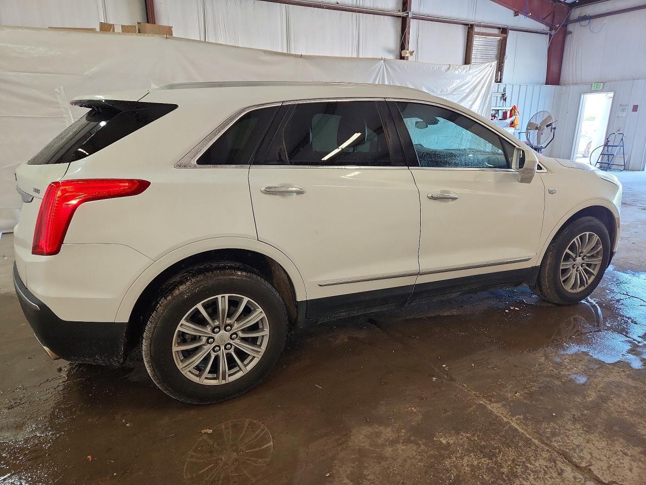 2017 CADILLAC XT5