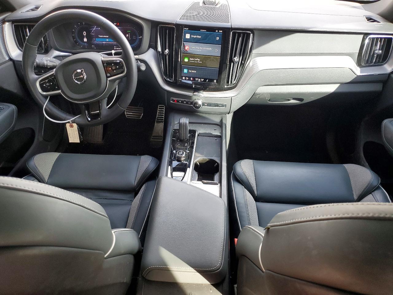 2022 VOLVO XC60