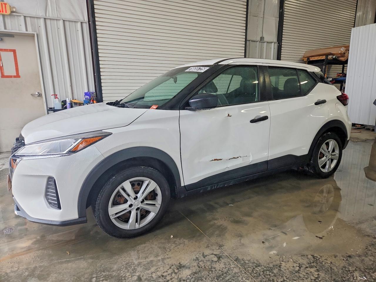 2022 NISSAN KICKS