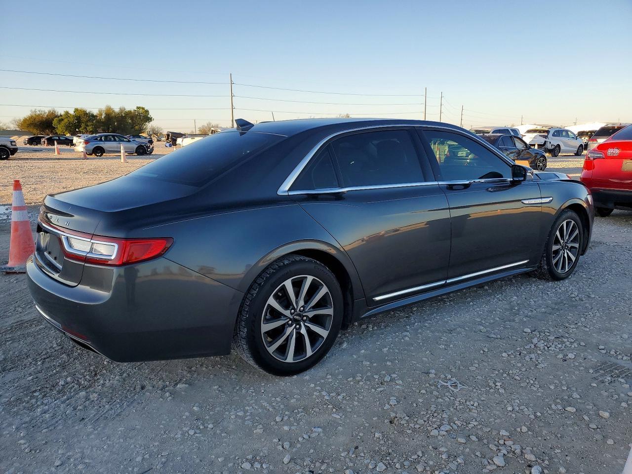 2018 LINCOLN Continental