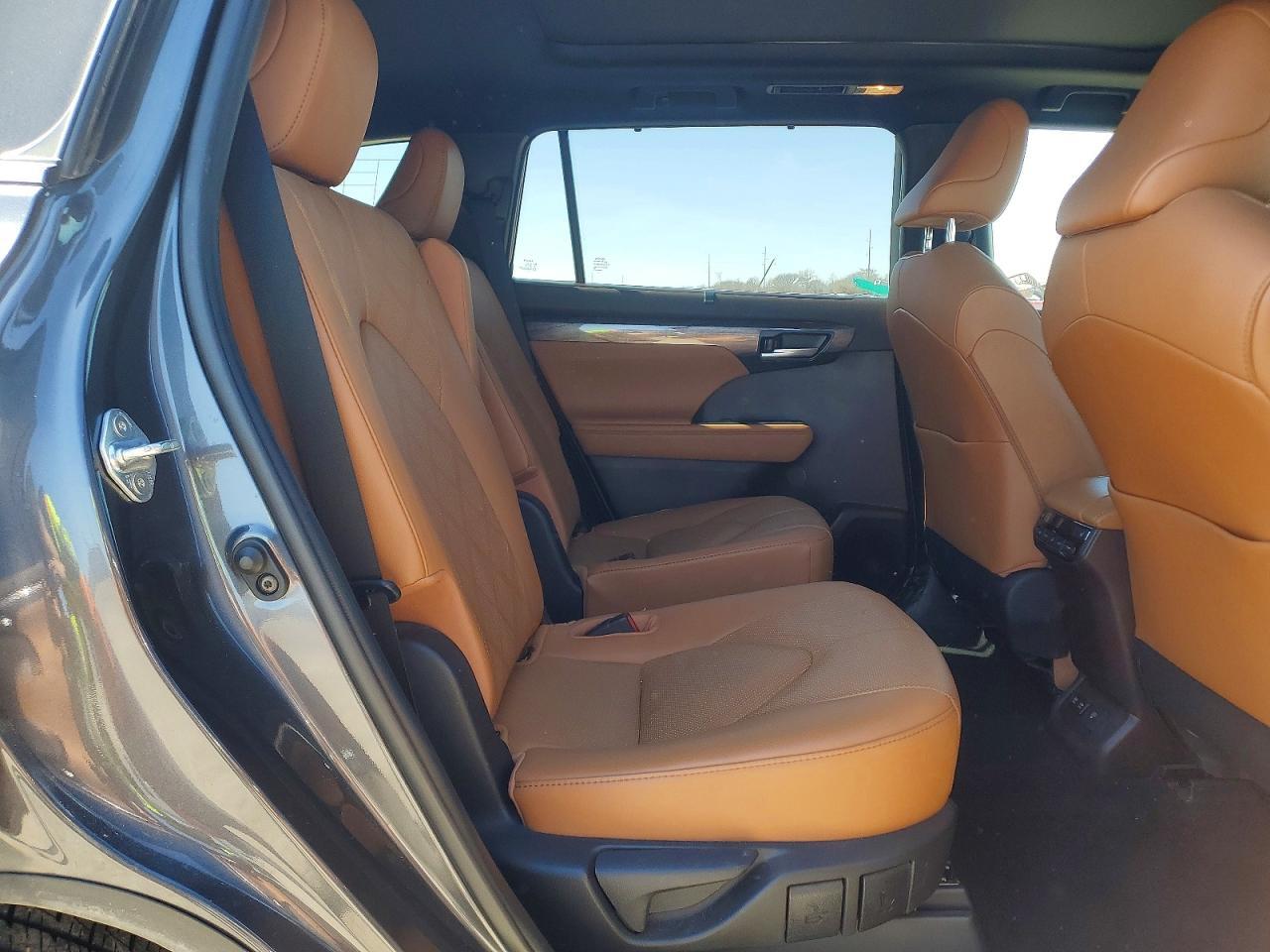 2020 TOYOTA HIGHLANDER