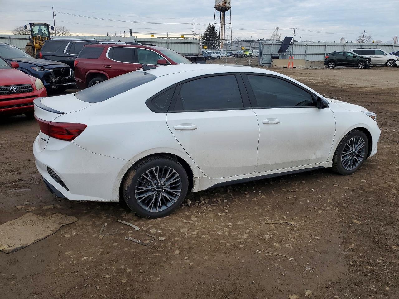 2023 KIA FORTE