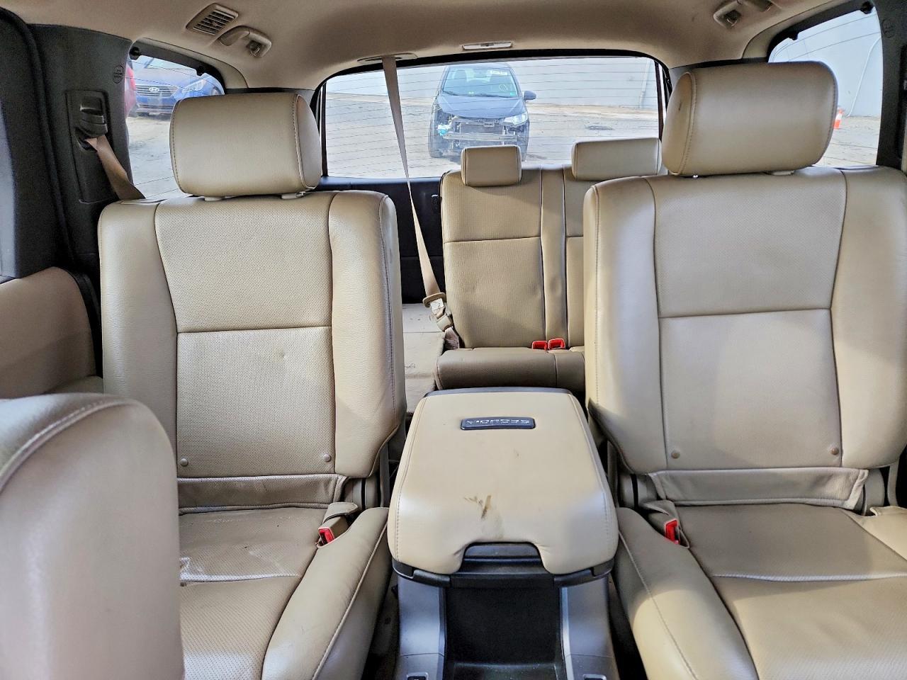 2011 TOYOTA Sequoia