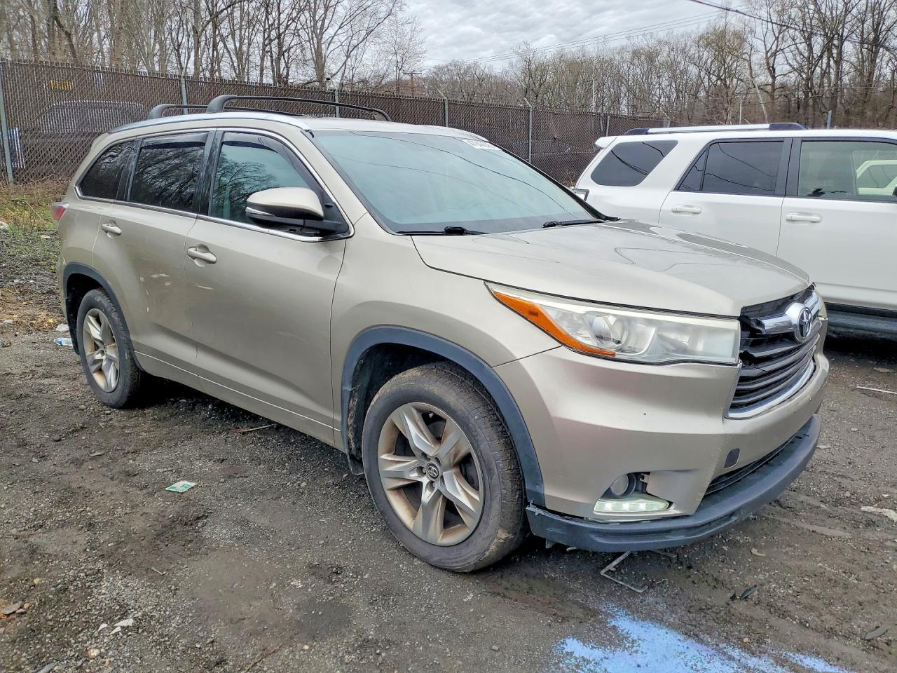 2016 TOYOTA HIGHLANDER