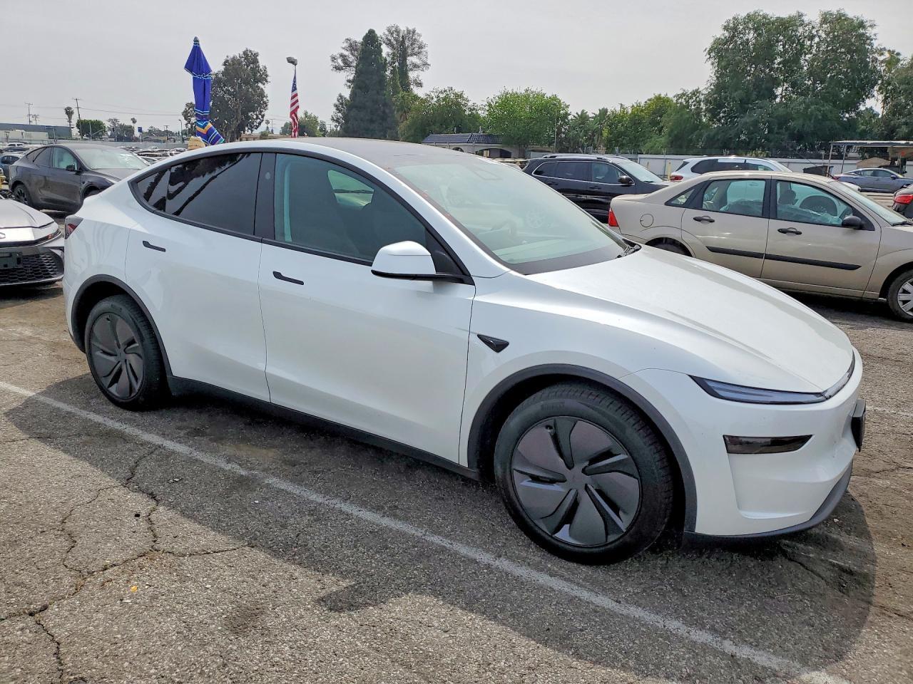 2026 TESLA MODEL Y
