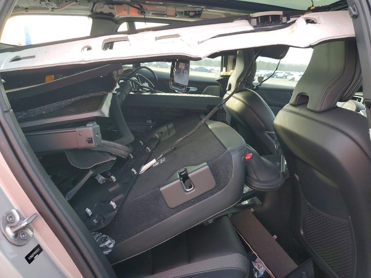 2024 VOLVO V60