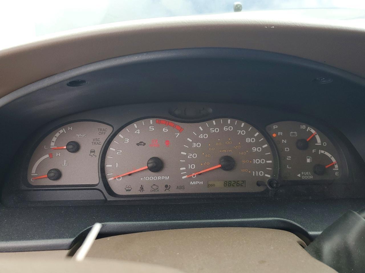 2003 TOYOTA Sequoia