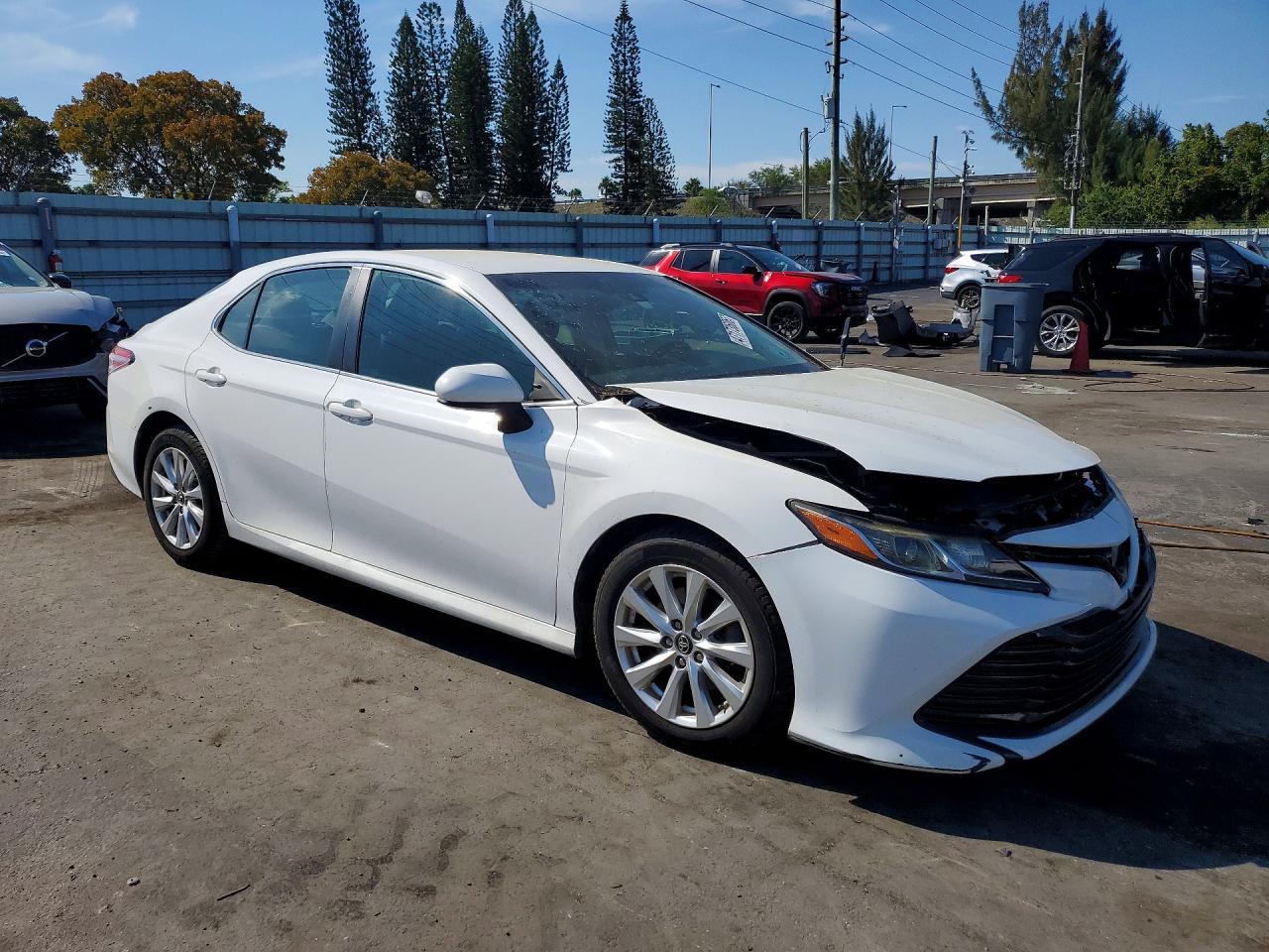 2018 TOYOTA CAMRY