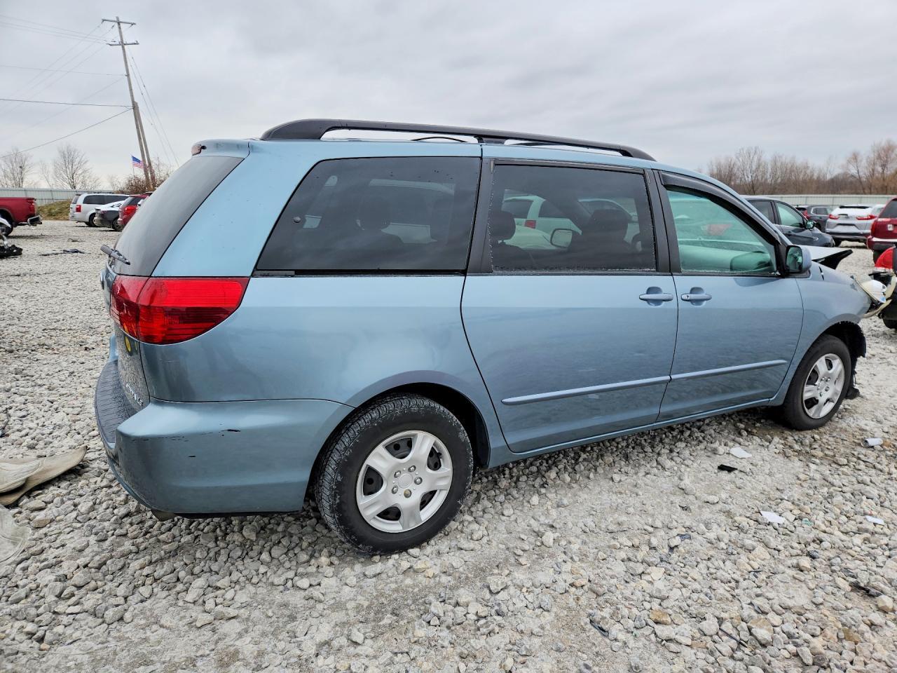 2004 TOYOTA SIENNA