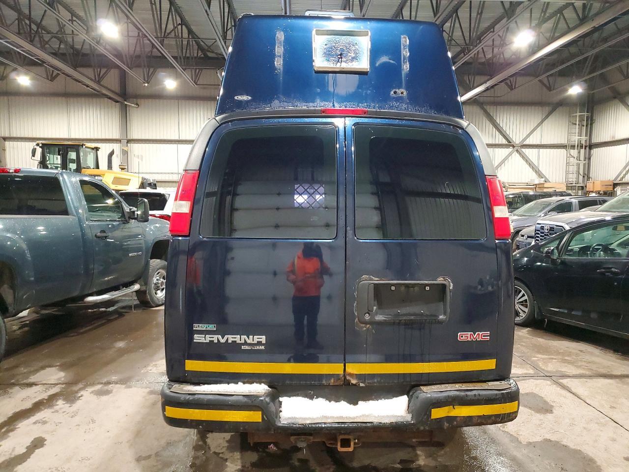 2011 GMC Savana