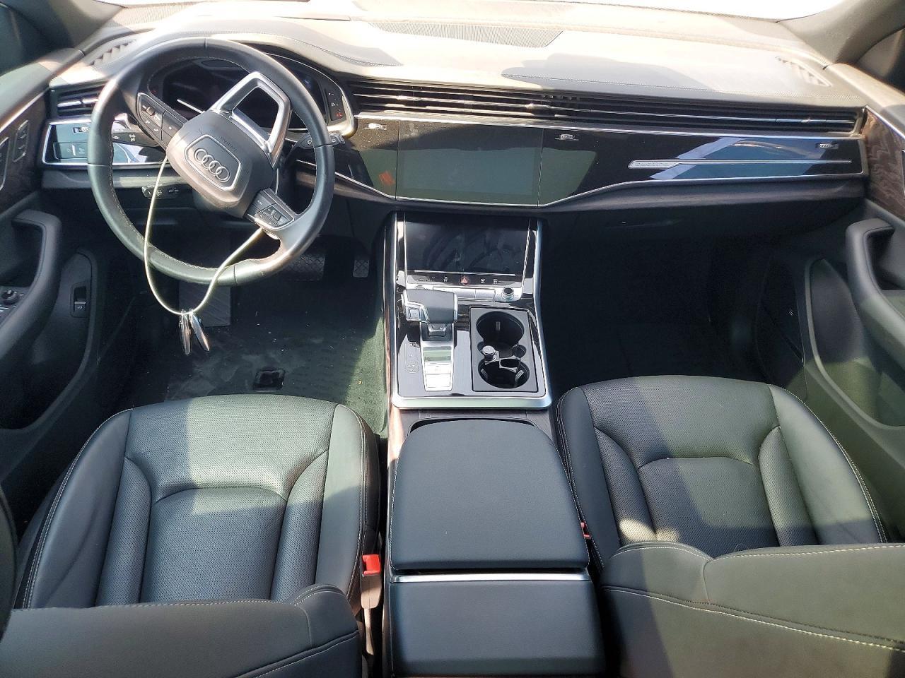2021 AUDI Q8