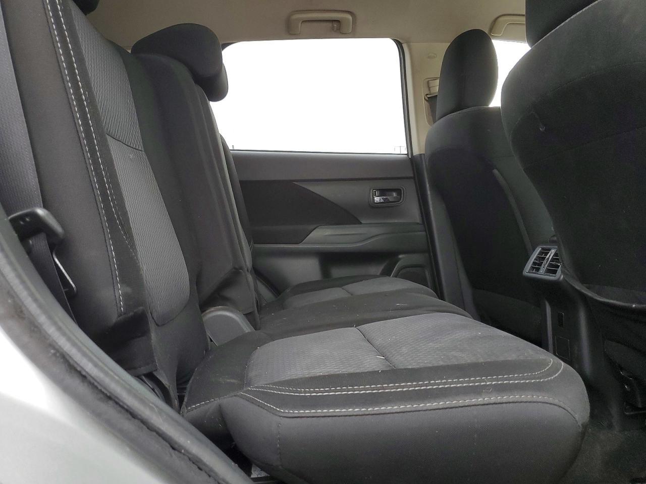 2019 MITSUBISHI outlander