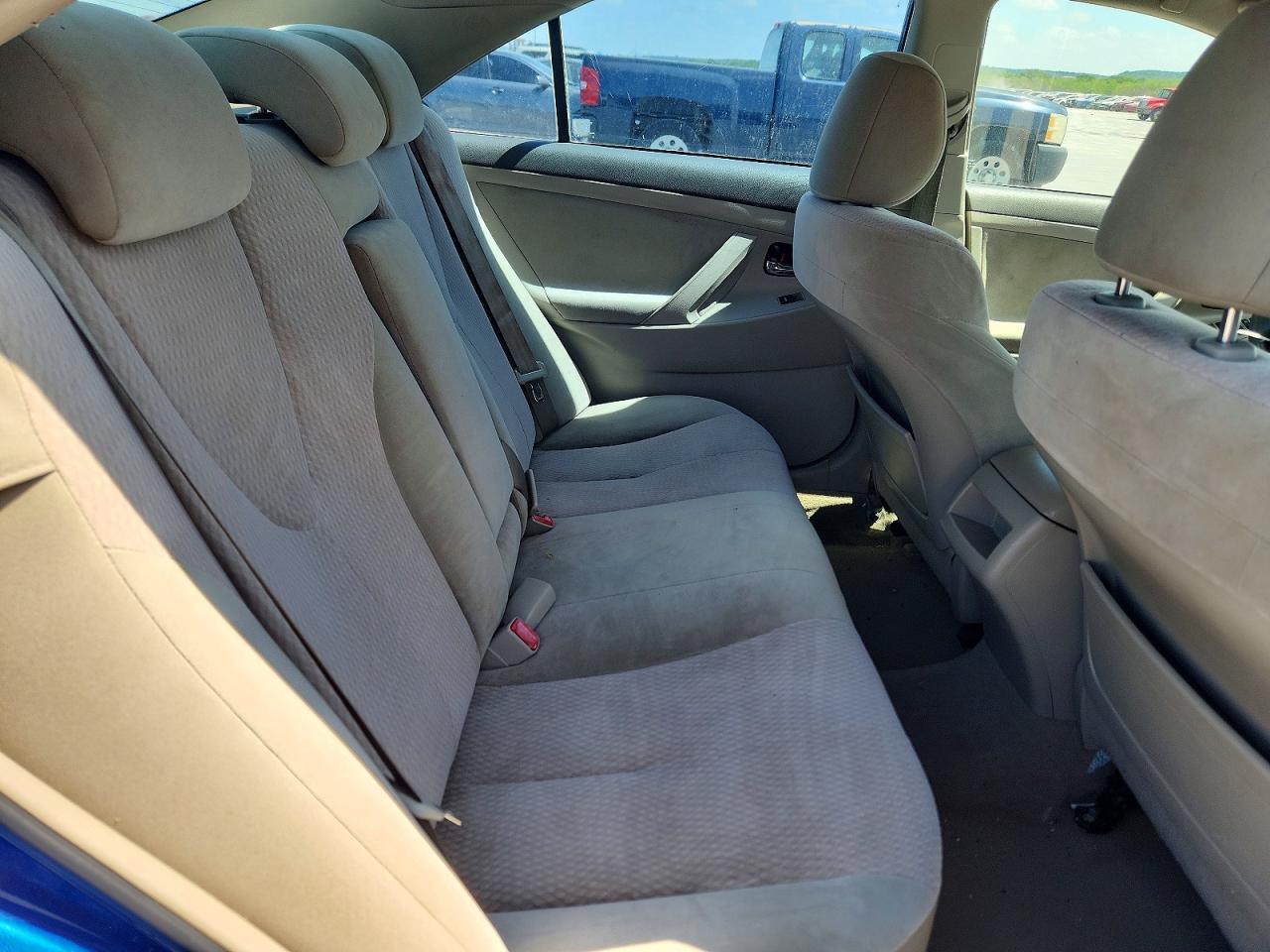 2011 TOYOTA CAMRY