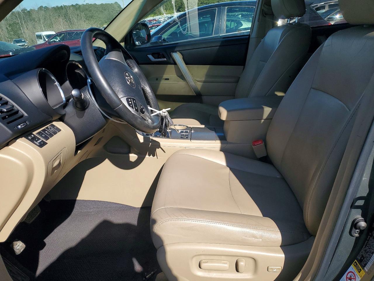 2013 TOYOTA HIGHLANDER