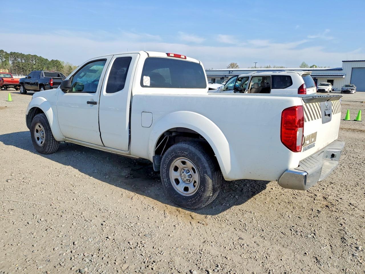 2015 NISSAN Frontier