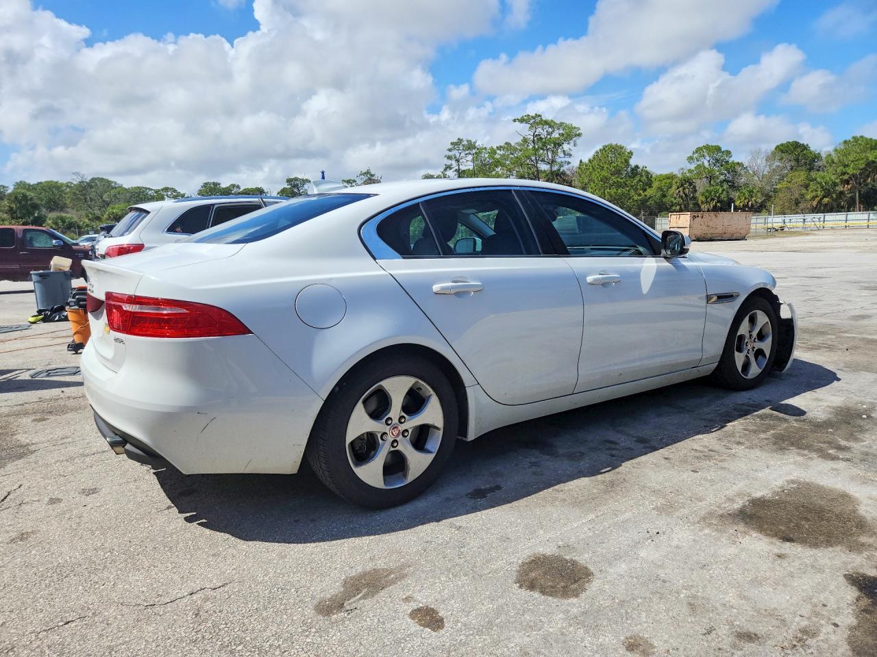 2017 JAGUAR XE