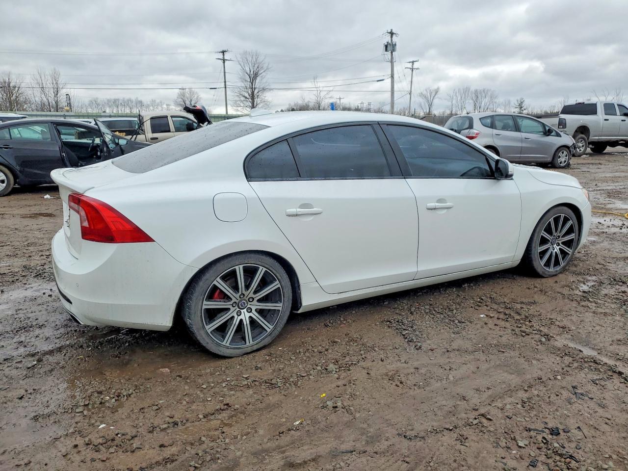 2016 VOLVO S60