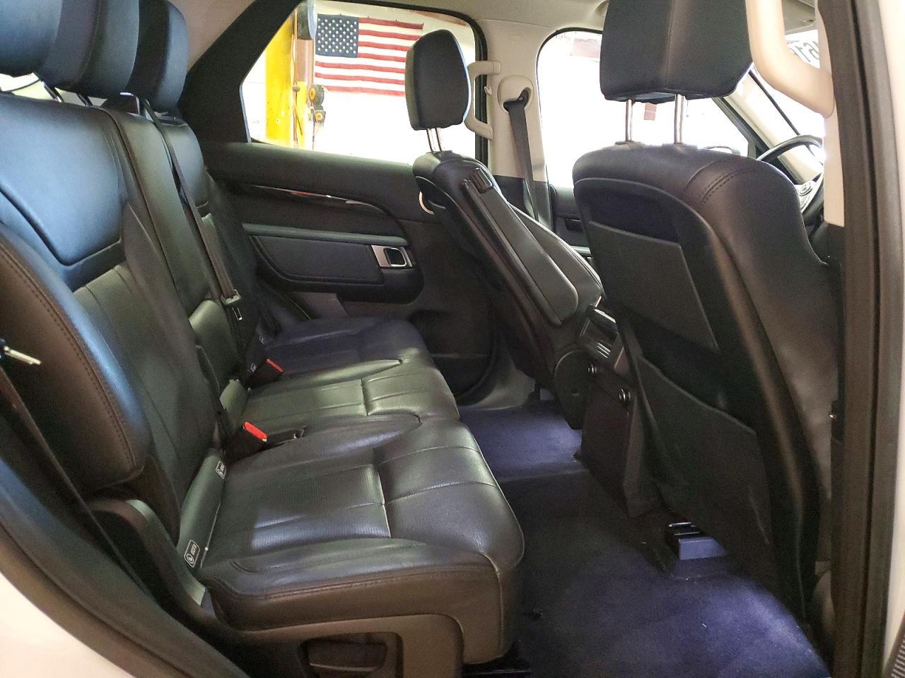 2018 LAND ROVER Discovery