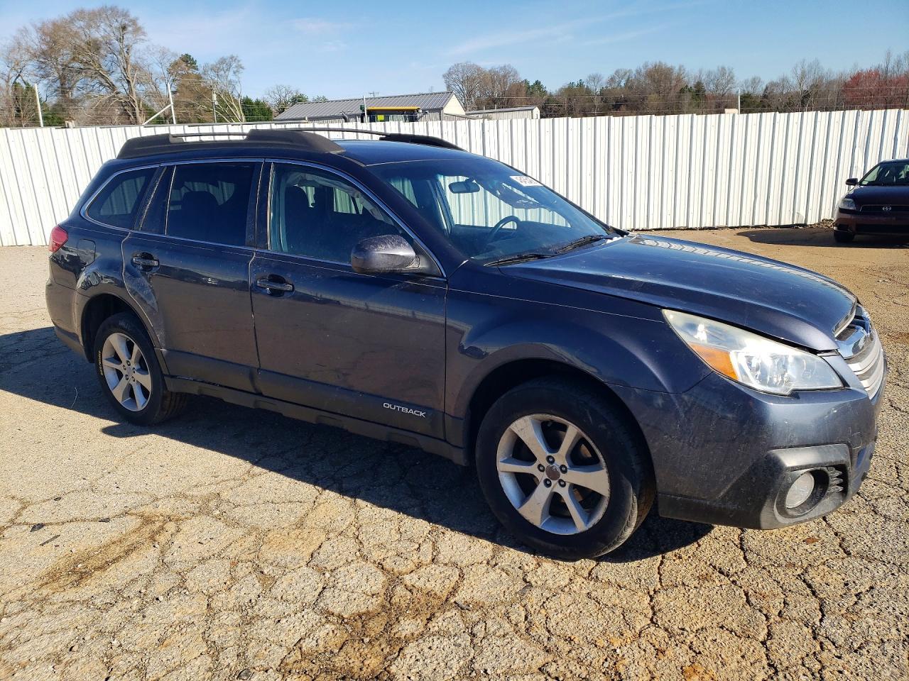 2014 SUBARU Outback