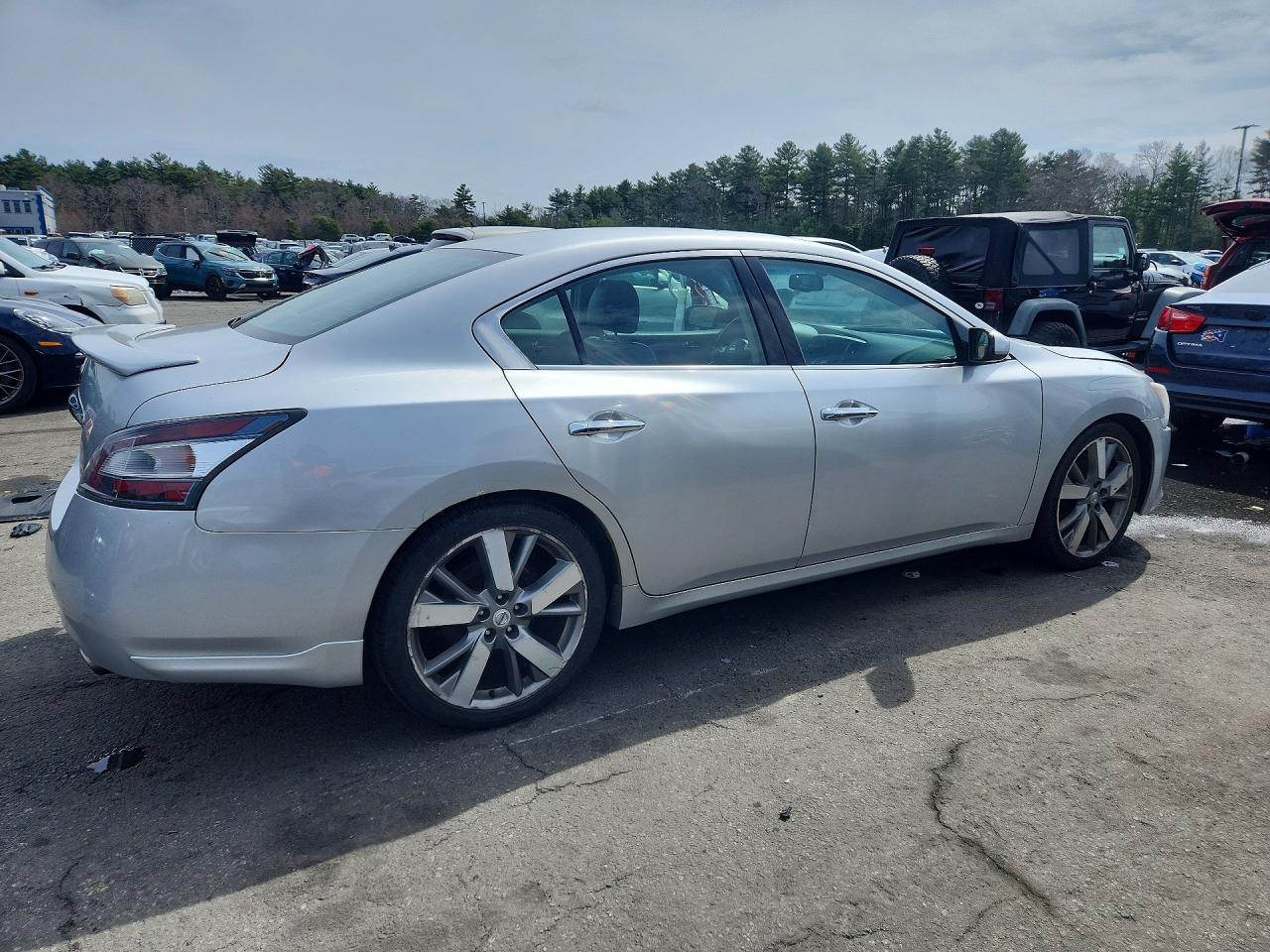 2012 NISSAN Maxima