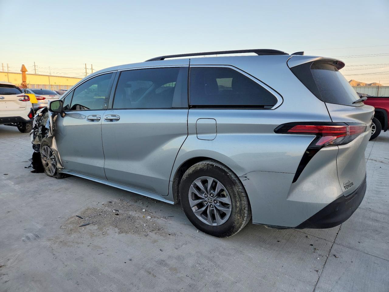 2021 TOYOTA SIENNA