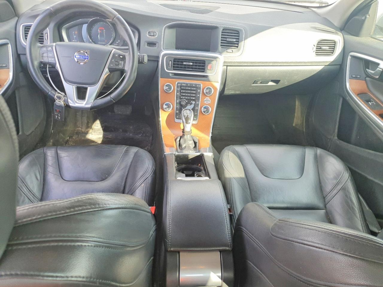 2017 VOLVO S60