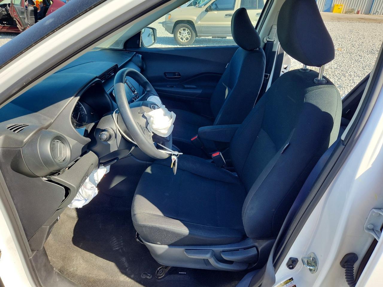 2024 NISSAN KICKS
